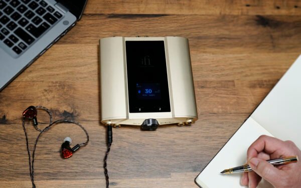 Produto iFi Audio - 020be725 valkyrie lifestyle 29